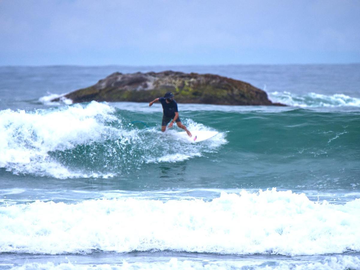 Solas Surf Ahangama Exteriör bild