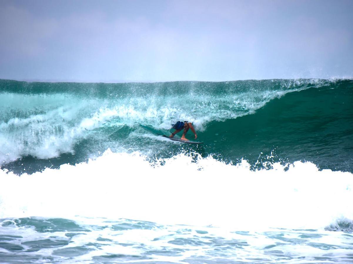 Solas Surf Ahangama Exteriör bild